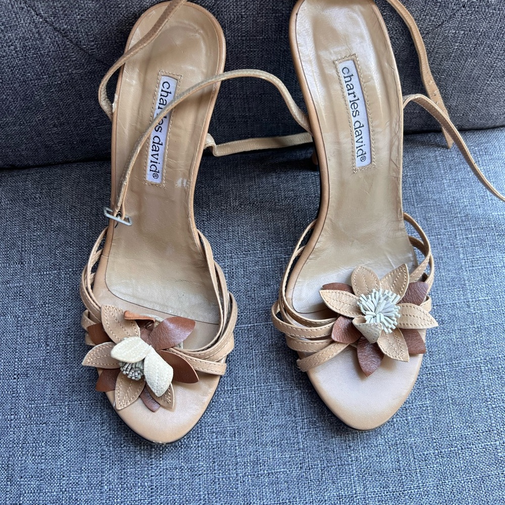 Charles David Beige Floral Women's Heels, size 6